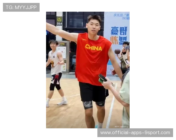 广东新援崔永熙签约四年，深圳队换帅，周鹏回归球员身份